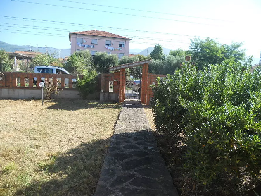 Immagine 33 di Villa in vendita  in Via Luni 36 a Ortonovo