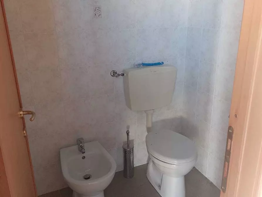 Immagine 9 di Locale commerciale in vendita  in Via del Murello 6 a Sarzana