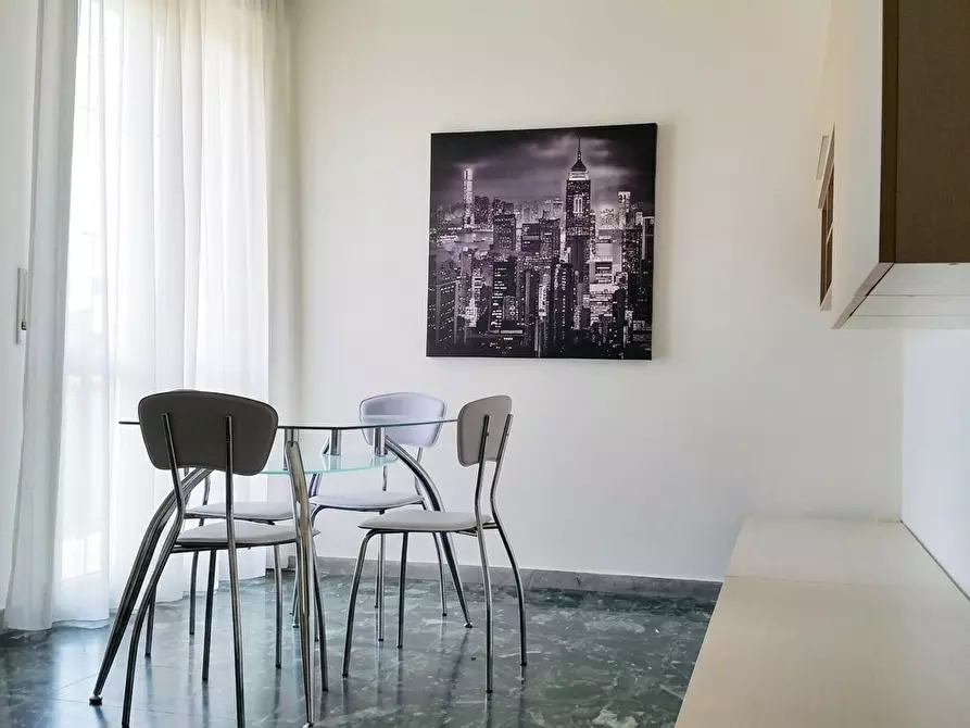 Immagine 3 di Trilocale in affitto  a Bologna