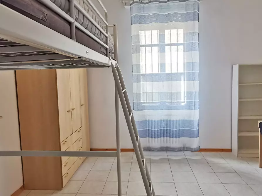 Immagine 4 di Trilocale in affitto  a Bologna