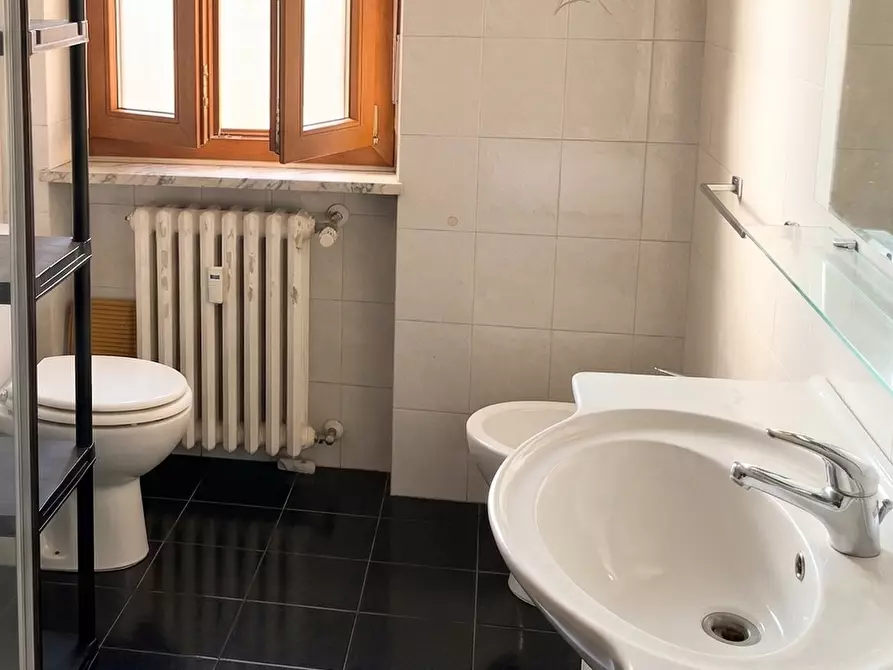 Immagine 10 di Trilocale in vendita  in Viale Papa Giovanni XXIII 20 a Beinasco