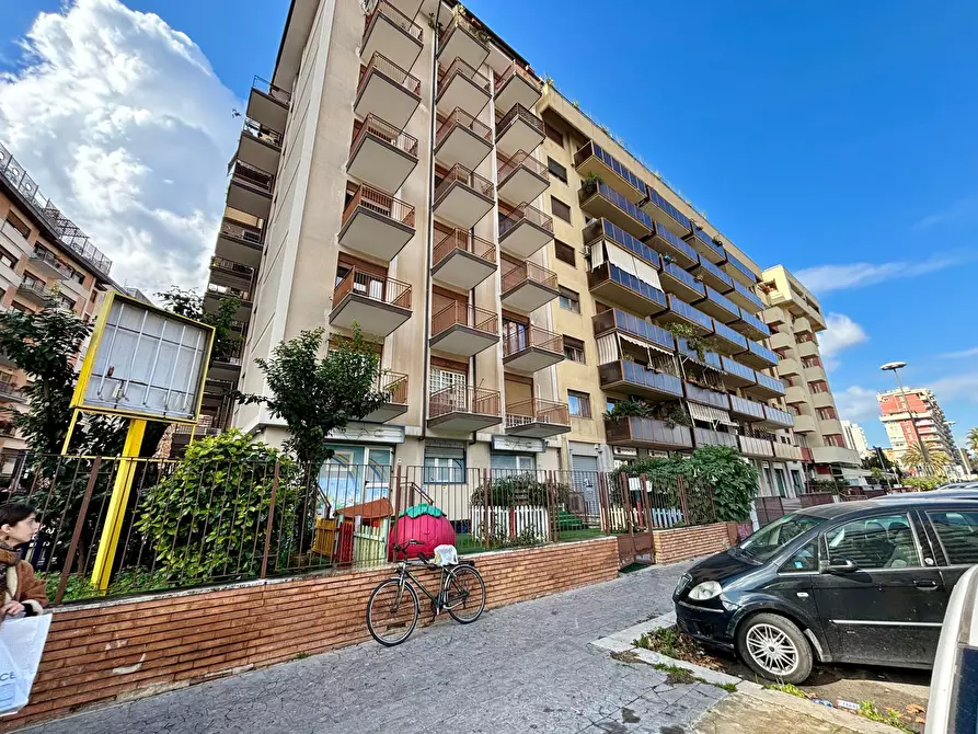 Immagine 1 di Quadrilocale in vendita  in VIALE CROCE ROSSA a Palermo