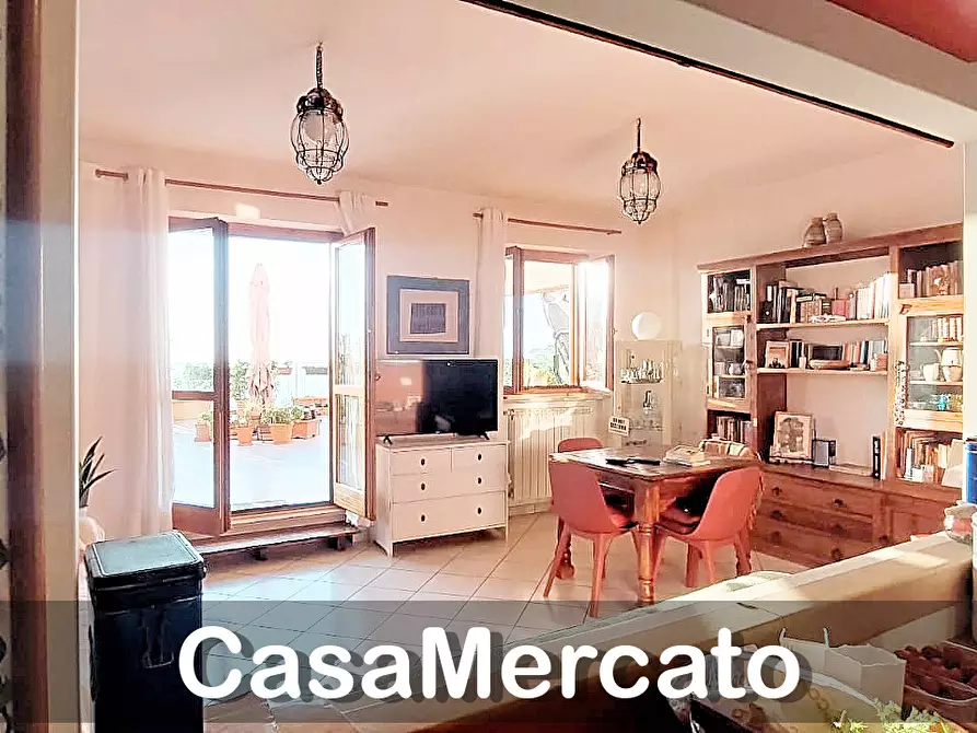 Immagine 5 di Trilocale in vendita  in Via Roma a Rocca Di Papa