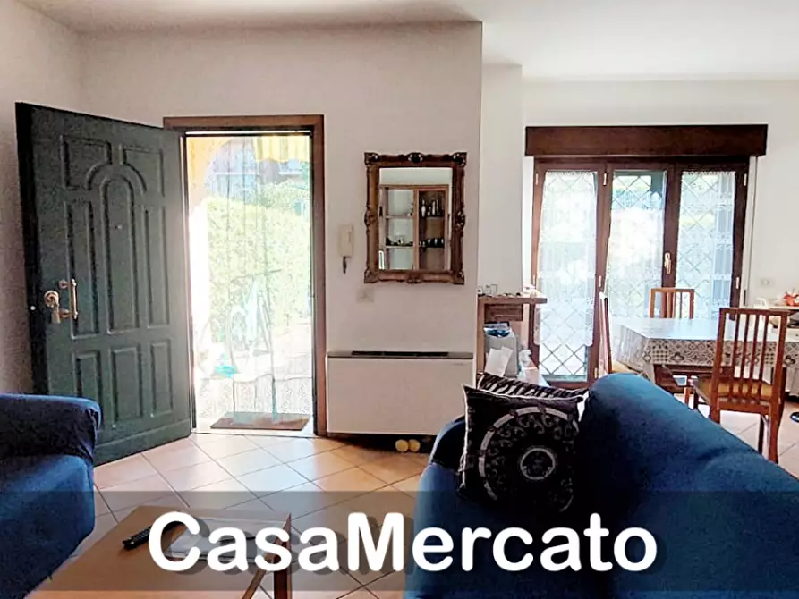 Immagine 11 di Bilocale in vendita  a Rocca Di Papa