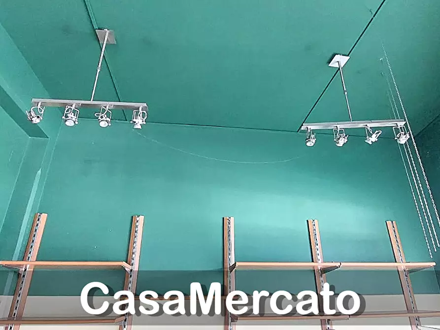 Immagine 16 di Locale commerciale in affitto  in Via Frascati a Rocca Di Papa