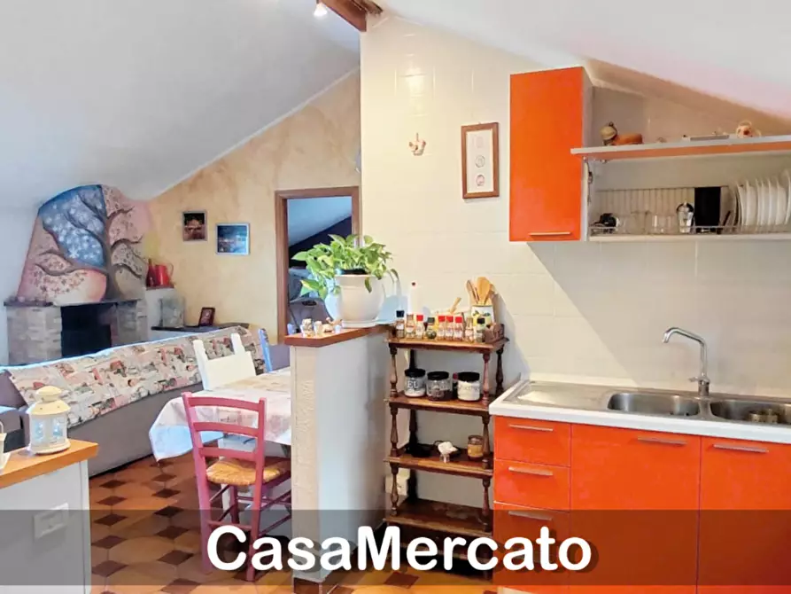 Immagine 10 di Trilocale in vendita  in Via Roma a Rocca Di Papa