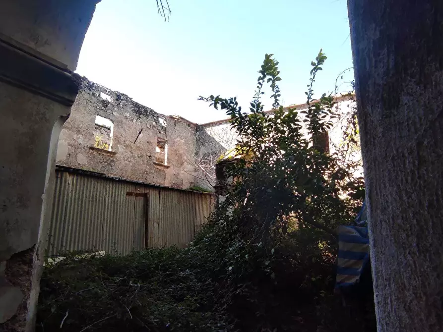 Immagine 29 di Palazzo in vendita  a Fisciano