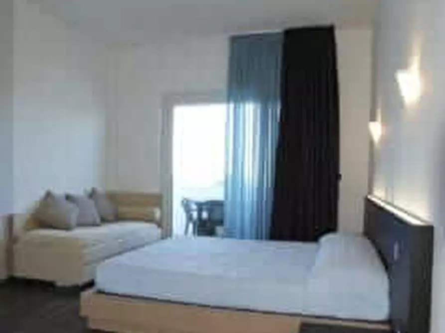 Immagine 10 di Albergo/B&B/Residence in vendita  a Alba Adriatica