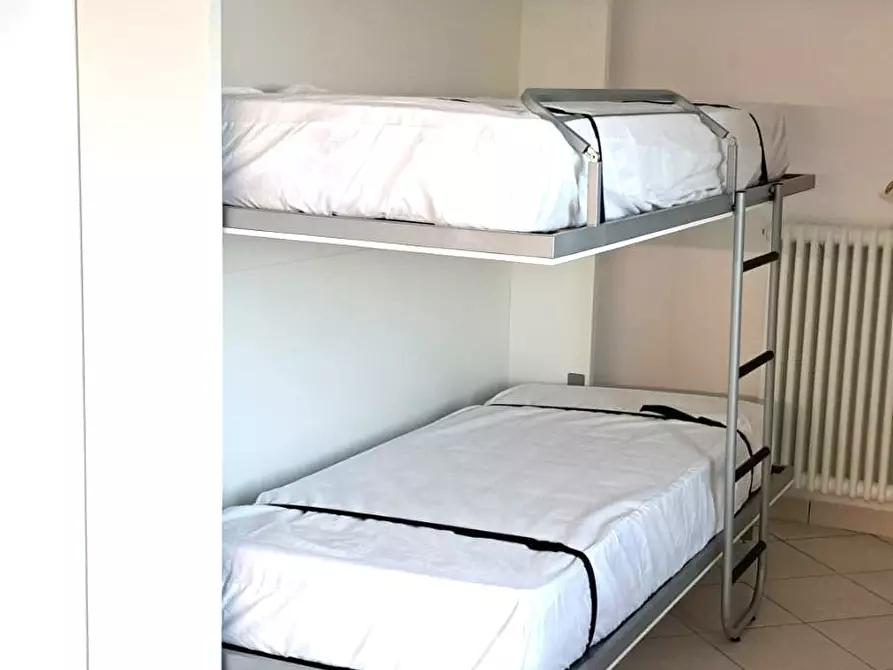 Immagine 13 di Appartamento in vendita  a Alba Adriatica