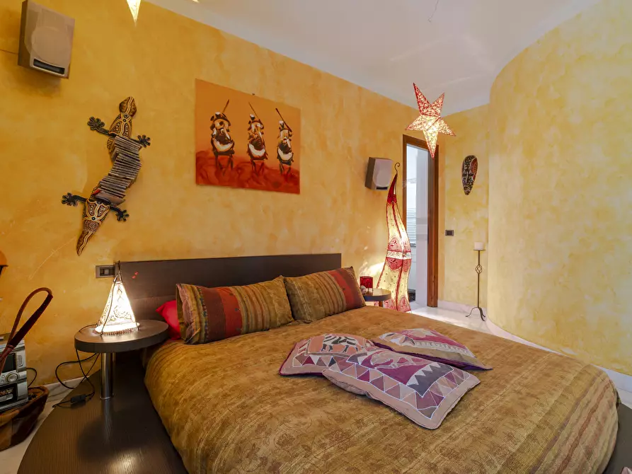 Immagine 49 di Casa indipendente in vendita  a Sarzana