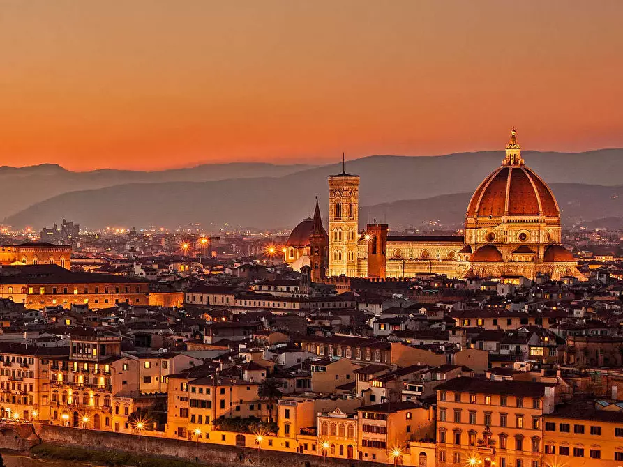 Immagine 12 di Casa indipendente in vendita  a Firenze
