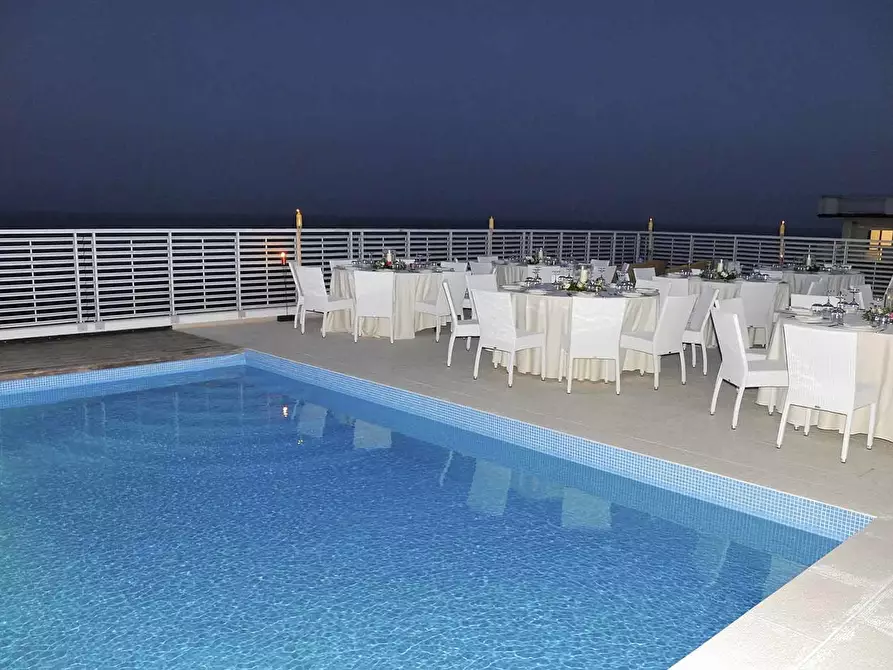 Immagine 1 di Albergo/B&B/Residence in vendita  a Alba Adriatica