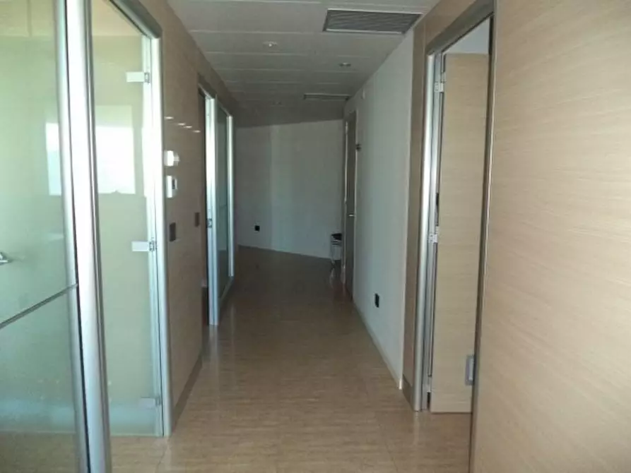 Immagine 11 di Ufficio in vendita  a San Benedetto Del Tronto