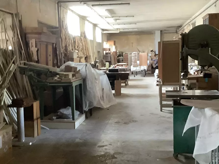 Immagine 11 di Palazzo in vendita  a Monsampolo Del Tronto