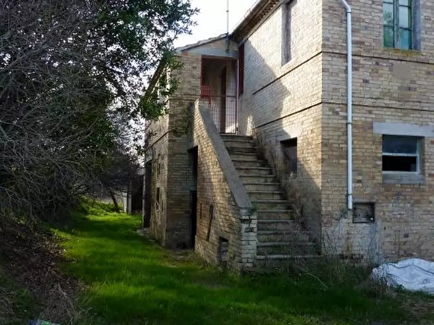 Immagine 12 di Rustico / casale in vendita  a Offida