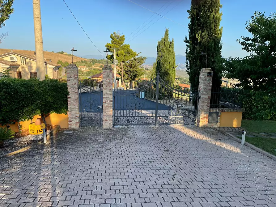 Immagine 35 di Casa indipendente in vendita  a Morro D'oro