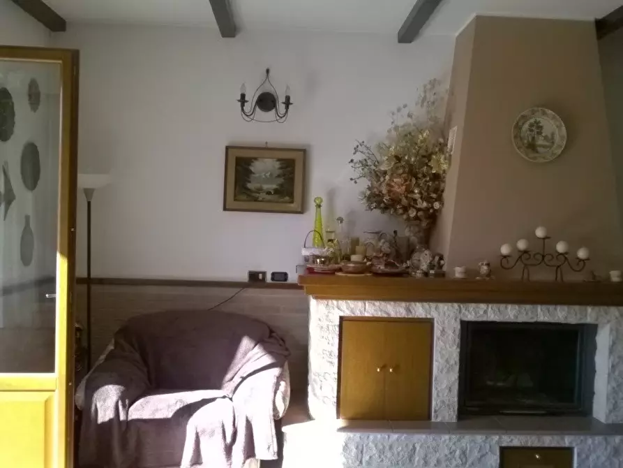 Immagine 39 di Villa in vendita  a Campli