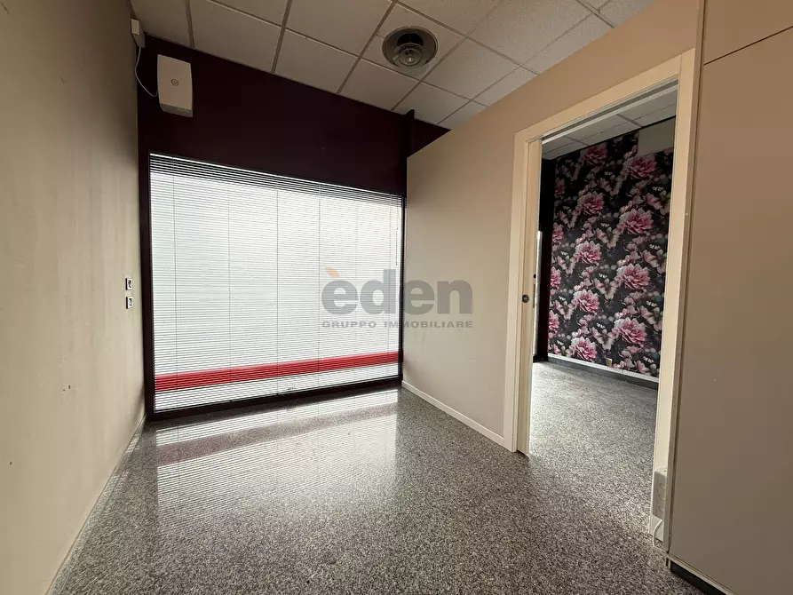 Immagine 8 di Locale commerciale in vendita  in Via Carlo Zucchi 41 a Modena