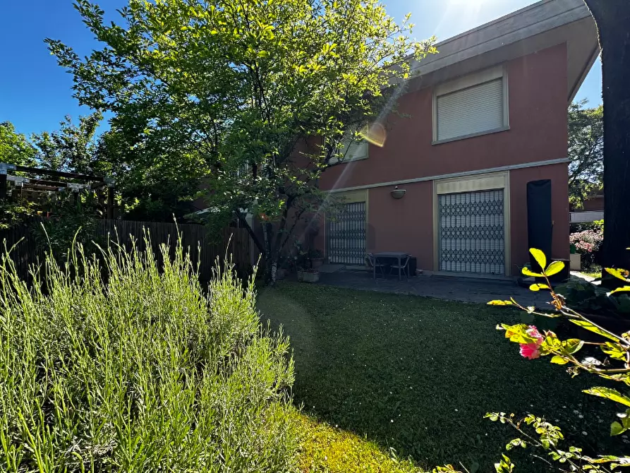 Immagine 13 di Villetta a schiera in vendita  in Via Albert Einstein 42 a Modena