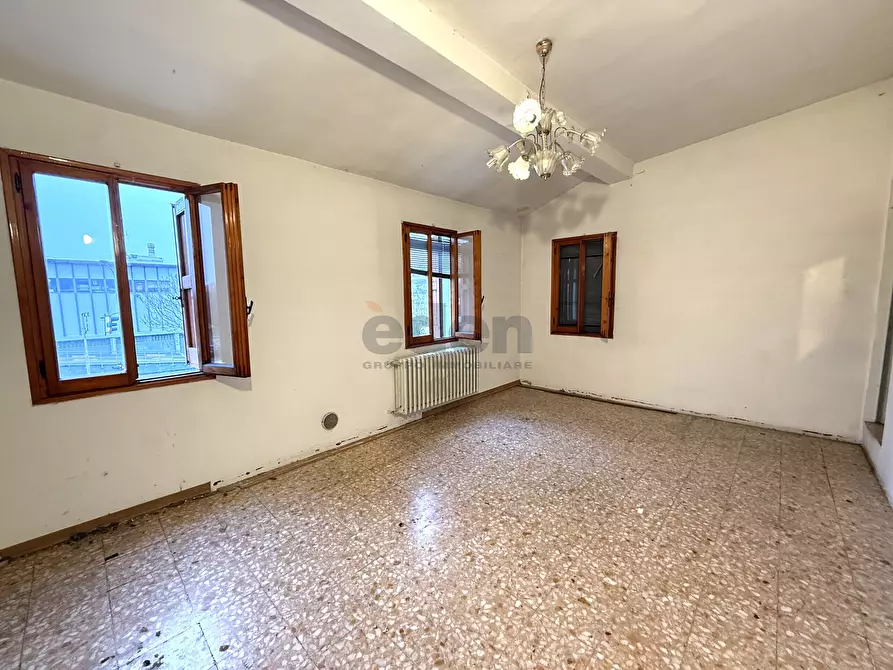 Immagine 1 di Quadrilocale in vendita  a Modena