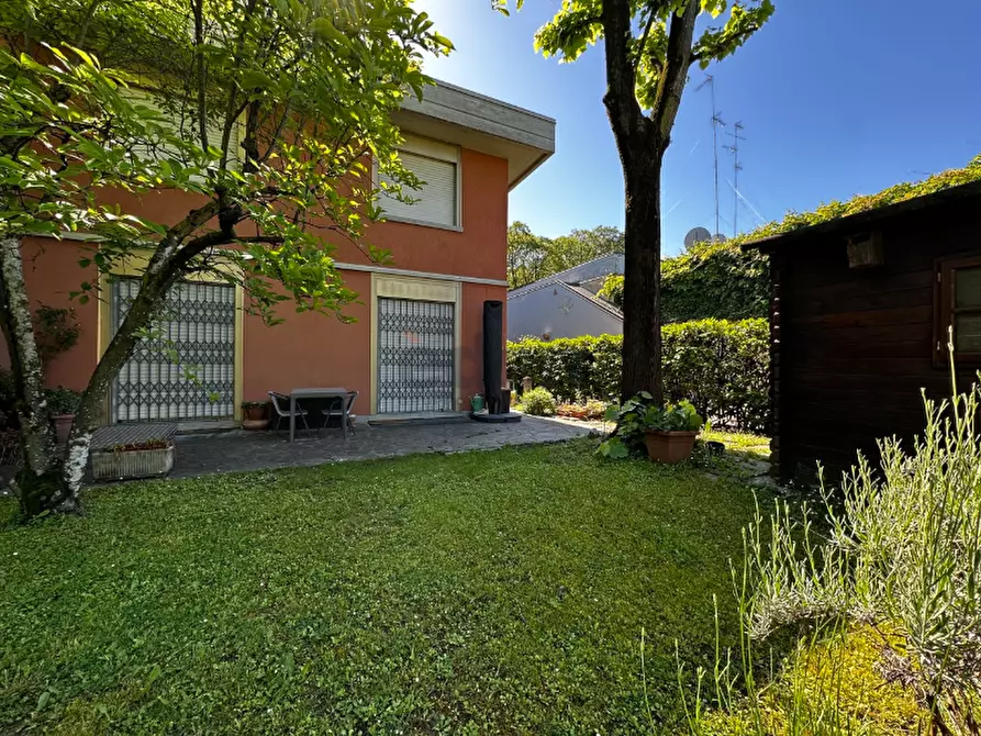 Immagine 1 di Villetta a schiera in vendita  in Via Albert Einstein 42 a Modena