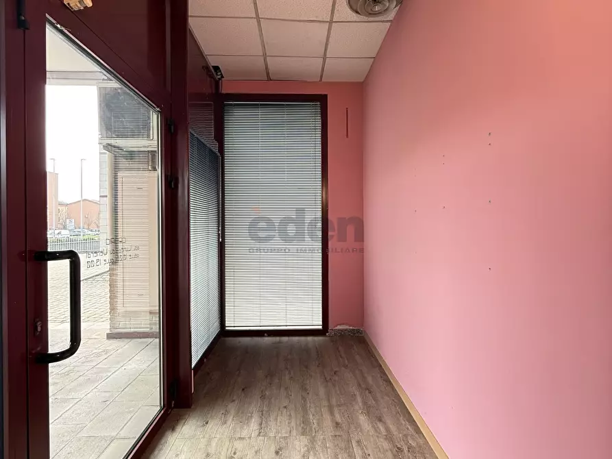 Immagine 30 di Locale commerciale in vendita  in Via Carlo Zucchi 41 a Modena