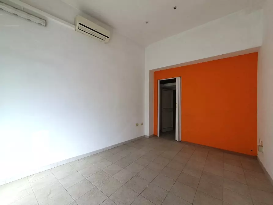 Immagine 7 di Locale commerciale in vendita  a Monserrato