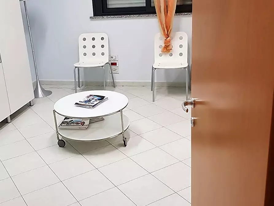 Immagine 11 di Ufficio in affitto  a Quartucciu