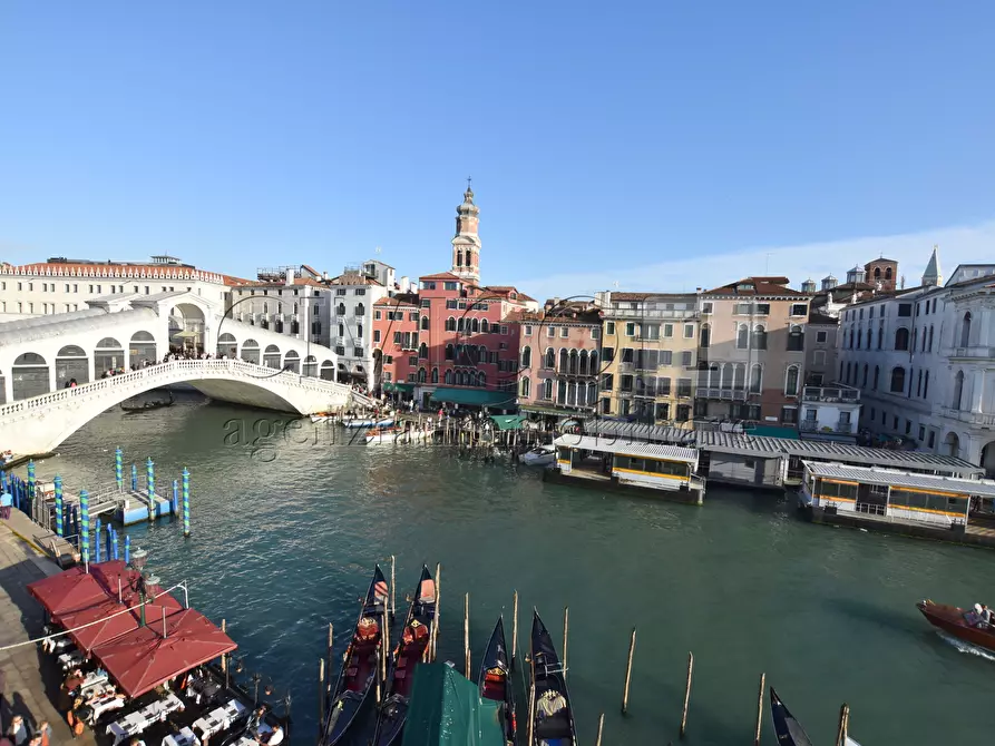 Immagine 16 di Appartamento in vendita  in Riva del Vin a Venezia