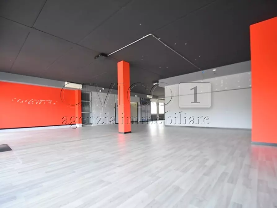 Immagine 2 di Attività commerciale in affitto  in Via Italia Unita 1 a Torri Di Quartesolo