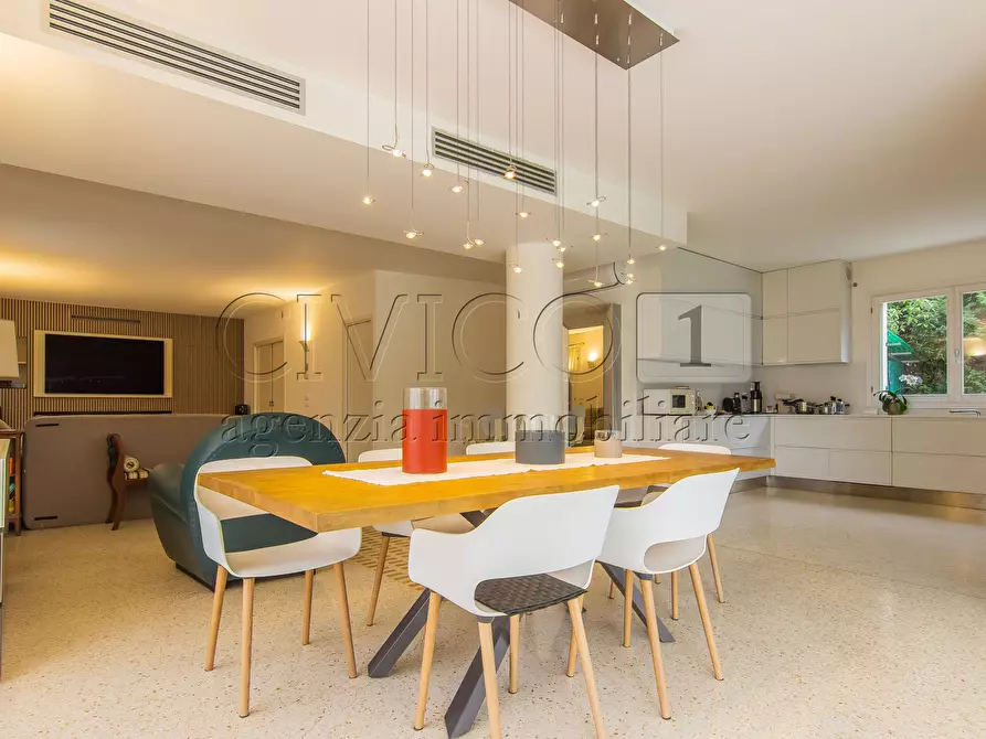 Immagine 10 di Casa bifamiliare in vendita  a Vicenza