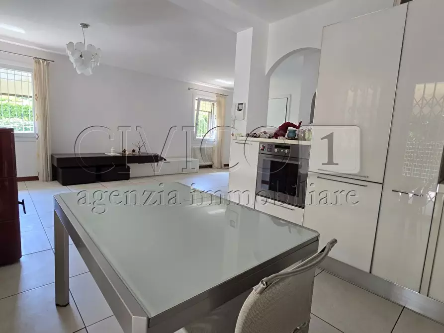 Immagine 10 di Casa bifamiliare in vendita  in via dei Fanti 164 a Torri Di Quartesolo