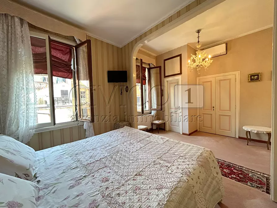 Immagine 20 di Appartamento in vendita  in Sotoportego Widmann a Venezia