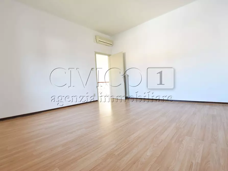 Immagine 8 di Villa in vendita  a Padova