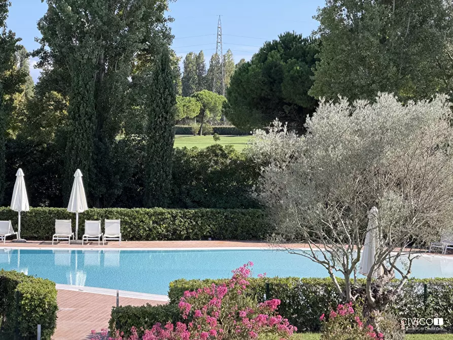 Immagine 1 di Casa semindipendente in vendita  in Via Ivone Grassetto a Jesolo