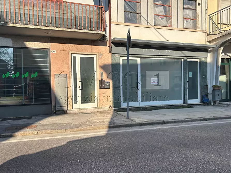 Immagine 23 di Locale commerciale in affitto  in Via Riviera 63 a Nanto