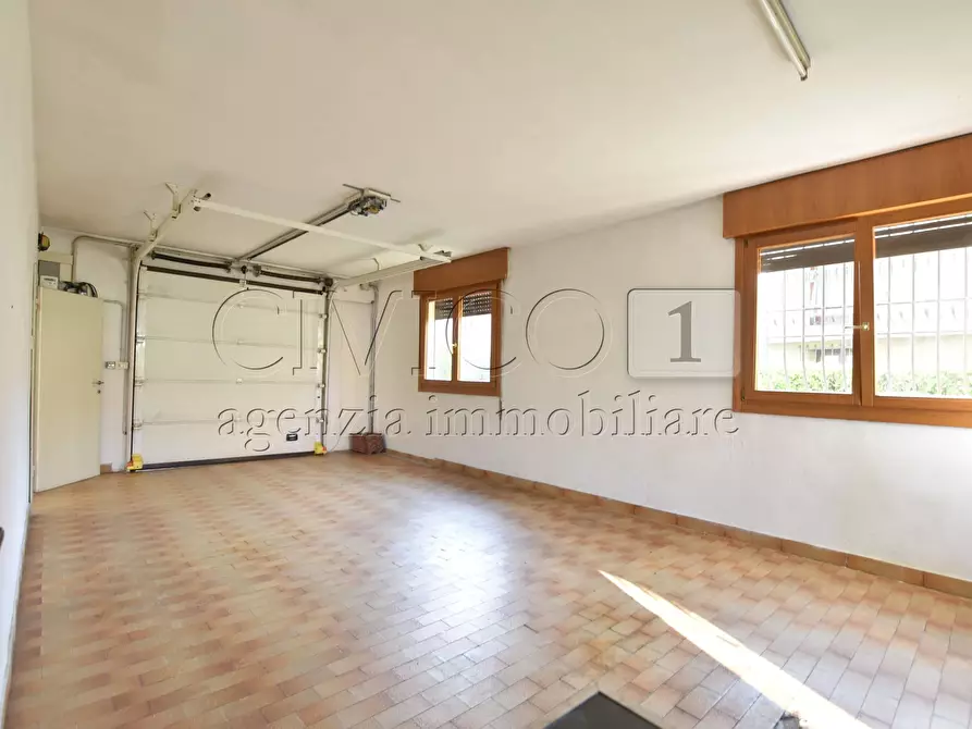 Immagine 19 di Villa in vendita  a Padova
