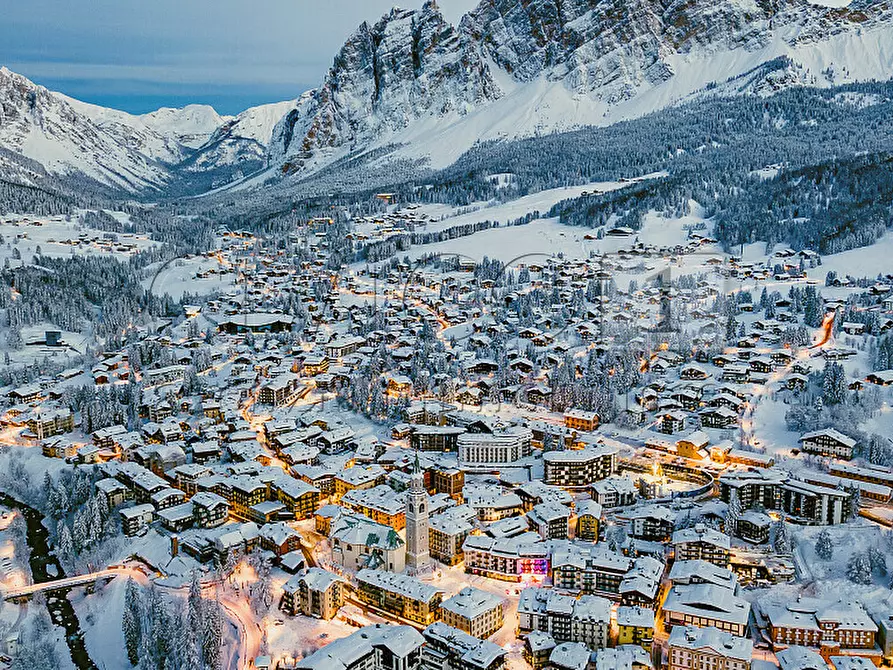 Immagine 6 di Casa semindipendente in vendita  in Via Lungoboite a Cortina D'ampezzo