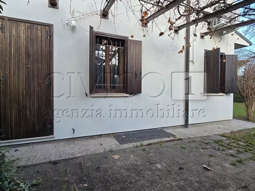 Immagine 11 di Casa bifamiliare in vendita  in via dei Fanti 154 a Torri Di Quartesolo