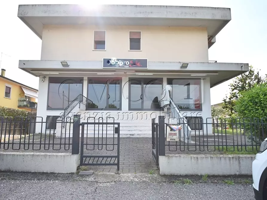 Immagine 14 di Attività commerciale in affitto  in Via Italia Unita 1 a Torri Di Quartesolo