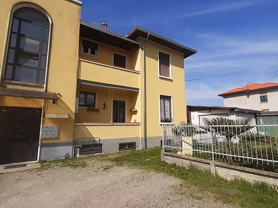 Immagine 20 di Trilocale in vendita  in Via Duca D'Aosta 10 a Somma Lombardo