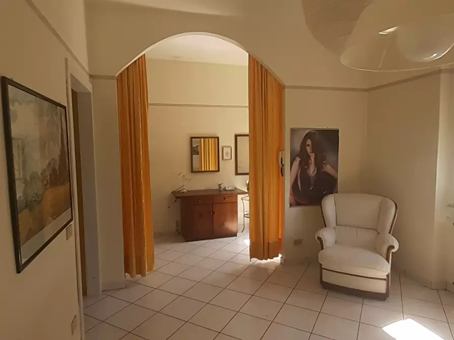 Immagine 7 di Locale commerciale in affitto  in Via Armando Diaz 7 a Somma Lombardo