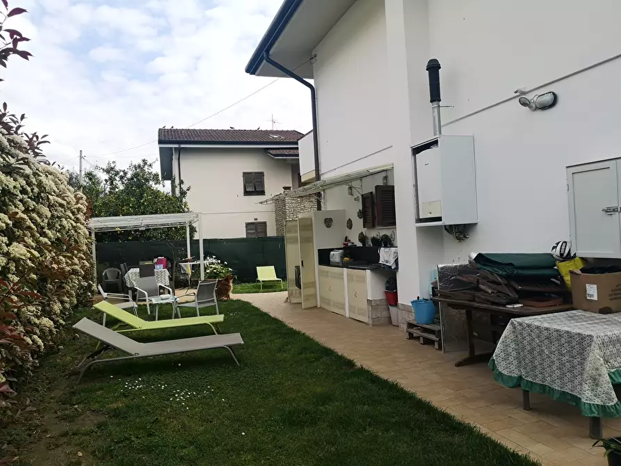 Immagine 7 di Villa in vendita  in Via Del Bozzo Nord 10 a Massa