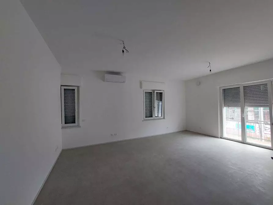 Immagine 6 di Casa semindipendente in vendita  in Strada Statale 1 262 a Ortonovo