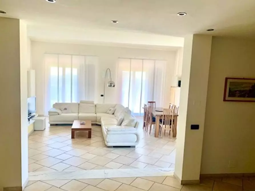 Immagine 13 di Villa in vendita  in Via Cantinone a Ortonovo