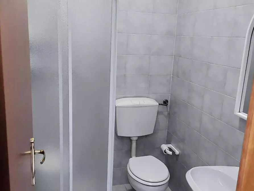 Immagine 12 di Appartamento in vendita  in Via Spondarella 20 a Carrara