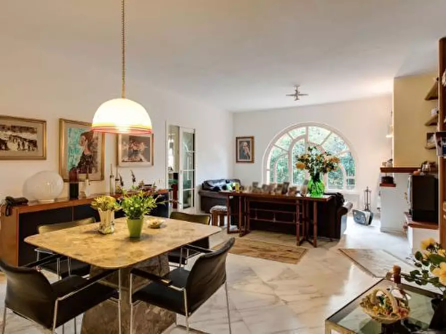 Immagine 8 di Villa in vendita  in Via Privata Villa Ceci 21 a Carrara