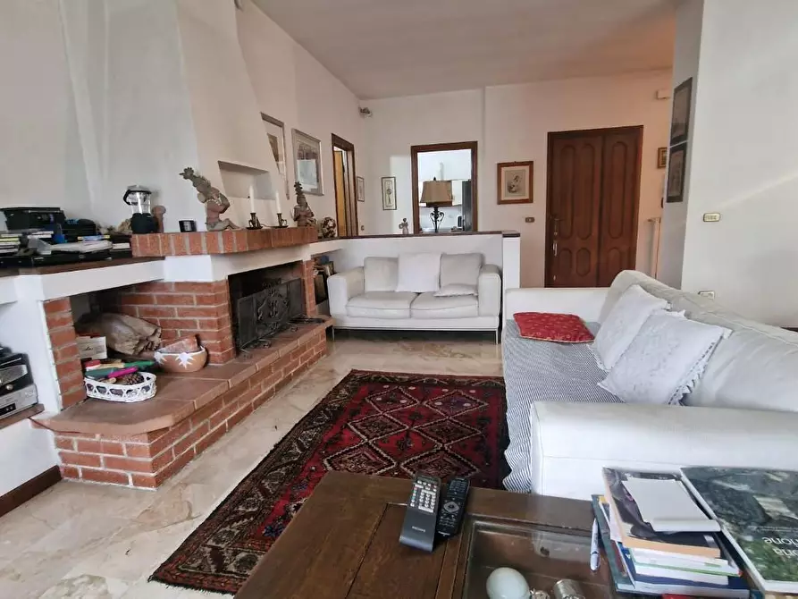 Immagine 1 di Casa bifamiliare in vendita  in Via Interna Sarzanello 252 a Sarzana