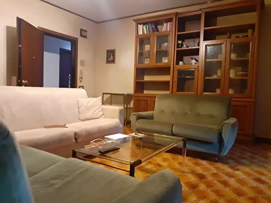 Immagine 5 di Appartamento in vendita  in Ronchi a Massa