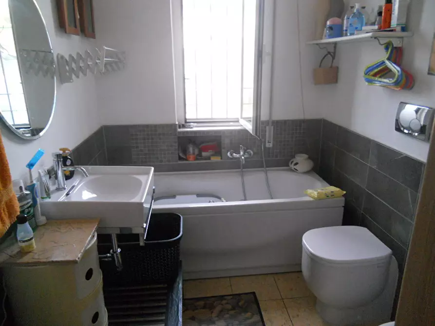 Immagine 33 di Appartamento in vendita  in Strada Statale 1 101 a Castelnuovo Magra